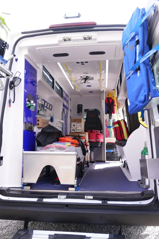 interior del servicio de ambulancia particular